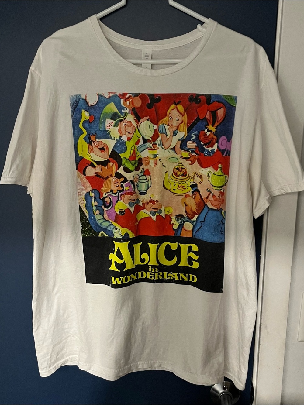 Alice in Wonderland Graphic Tee - White with Multicolor Print size XL